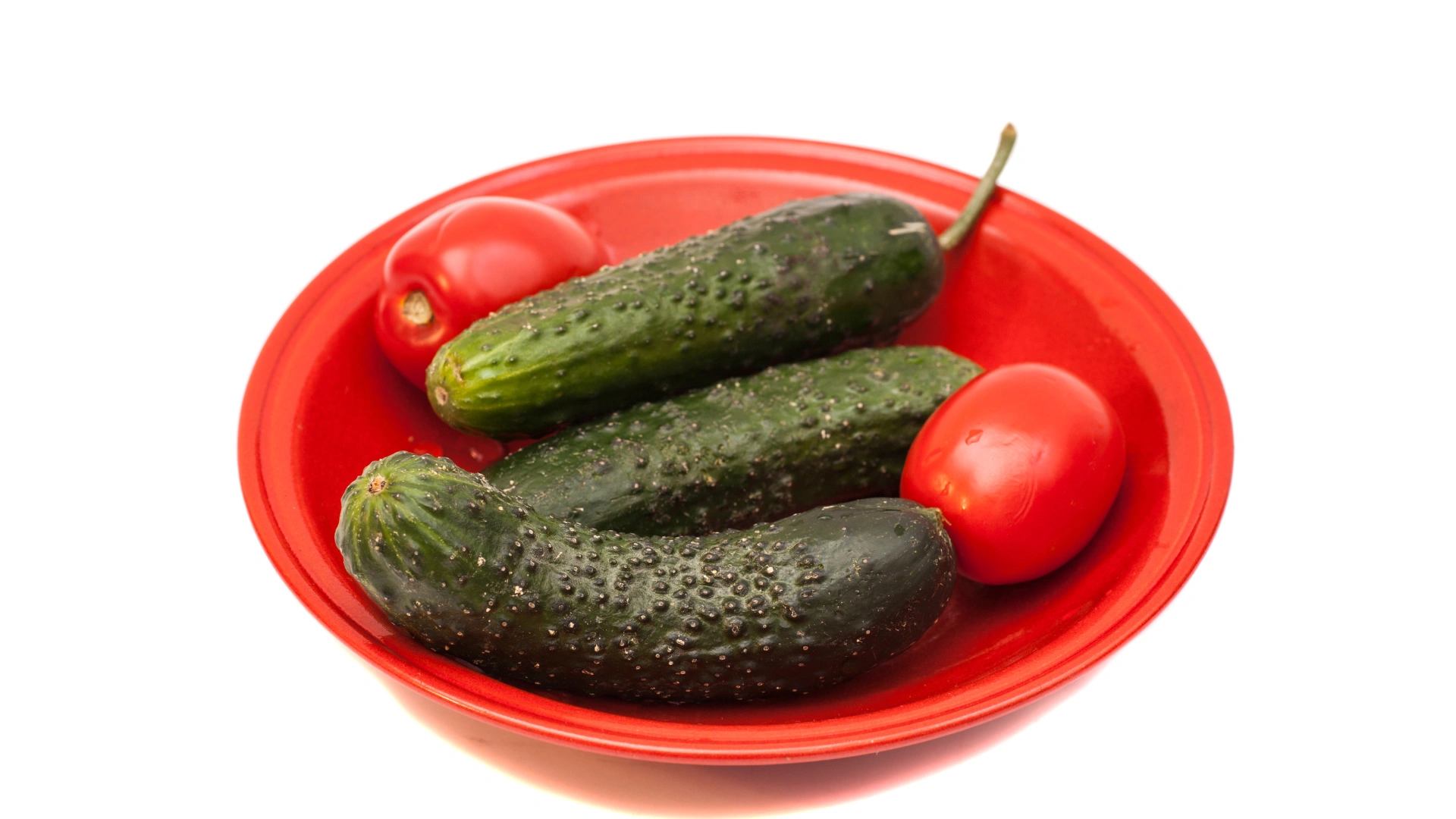 Tomates et concombres : une combinaison à éviter pour votre digestion ?