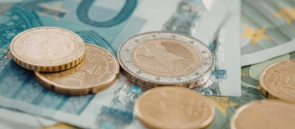 « Je ne peux pas prendre ma retraite » : à 63 ans, Lio dévoile le montant de sa petite pension après plus de 40 ans de carrière