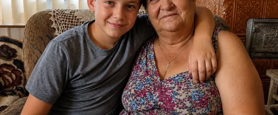 Il dit à sa maîtresse que sa grand-mère lui attachait les mains chaque nuit : la vérité a bouleversé tout le monde
