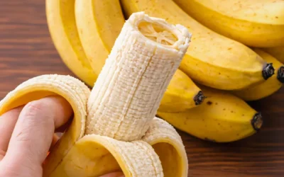 Si vous avez plus de 60 ans manger une banane par jour apporte des bienfaits remarquables.jpg (1)